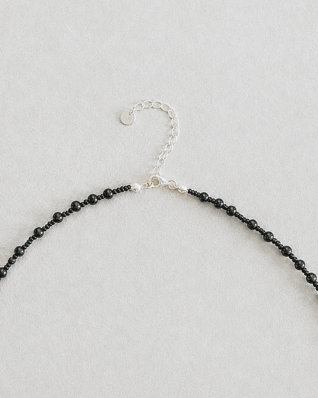The Shade Necklace Black