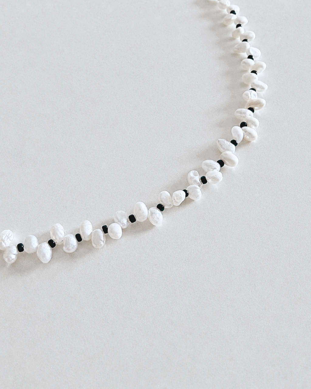 Drift Necklace Black
