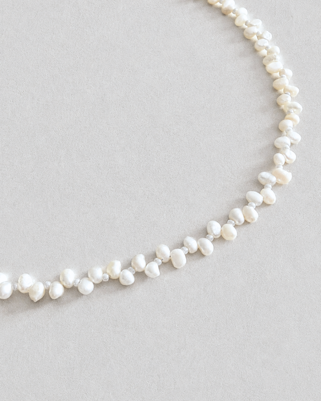 Drift Necklace White