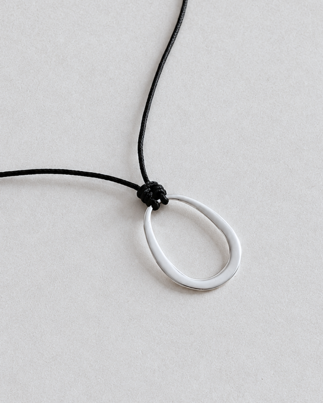Outline Necklace