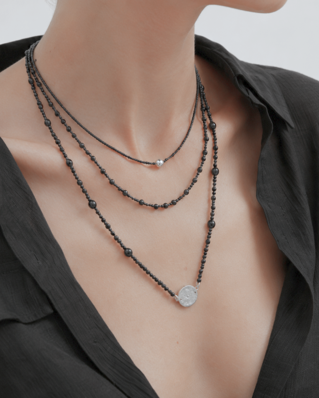 The Shade Necklace Black
