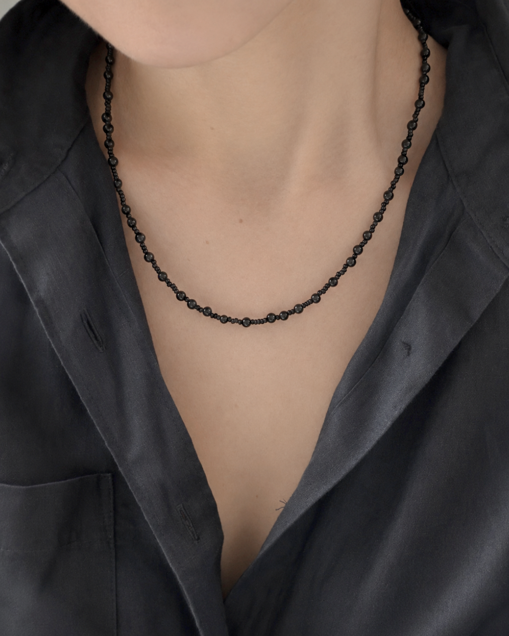 Shade Necklace Black